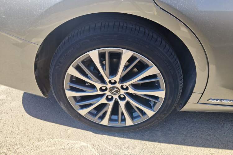 Used Lexus ES 2020 300h Premium Edition