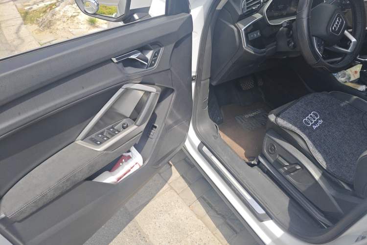 Used Audi Q3 2021 35 TFSI Progressive Dynamic Edition
