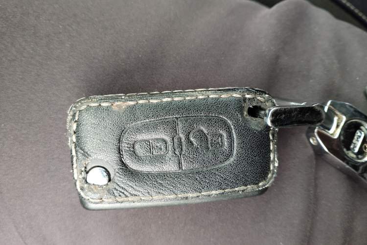 Used Peugeot 4008 2013 2.0L Two-Wheel Drive Entry-Level Trim