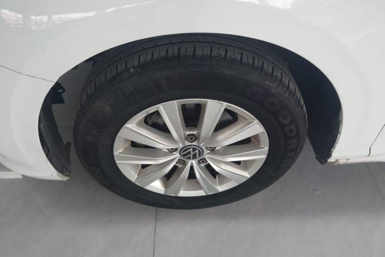 Used Volkswagen Lavida 2023 1.5L Automatic De Yi Edition Left Front Wheel Hub