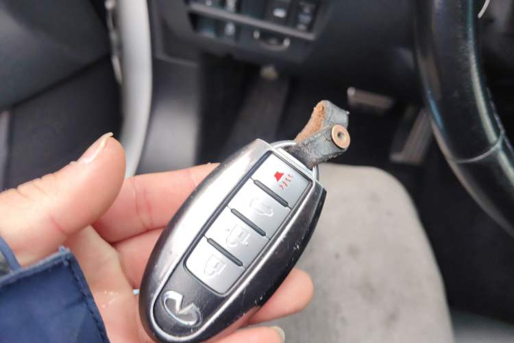 Used Infiniti QX70 2015 3.7L Shadow Edition Vehicle Key