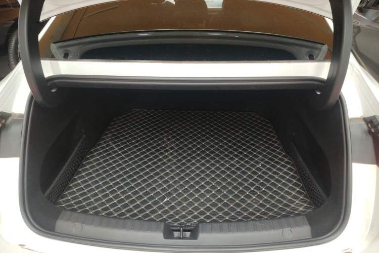 Used Geely Galaxy E8 2024 665 km Range Rear-Drive Starship Long-Range Version
