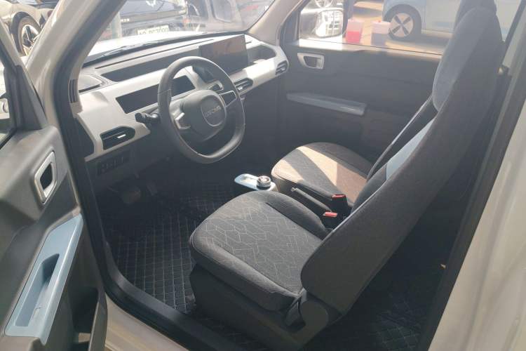 Used Geely Galaxy Panda 2024 Panda Mini 200km Endurance Bear Left Front Seat