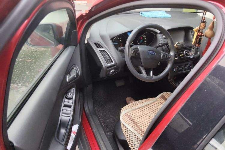 Used Ford Focus 2015 Sedan 1.6L Automatic Trend Model
