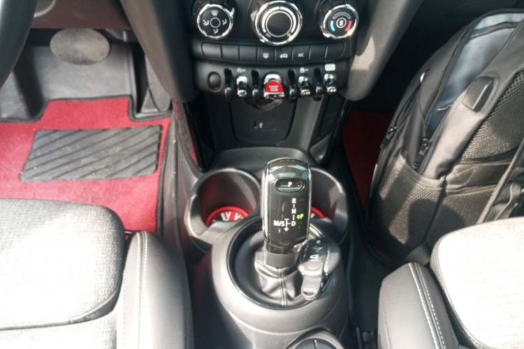 Used MINI 2019 1.5T COOPER Classic Edition Five-Door Version
