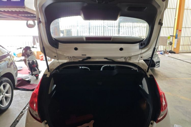 Used Ford Fiesta 2013 Hatchback 1.5L Automatic Fashion Edition Trunk