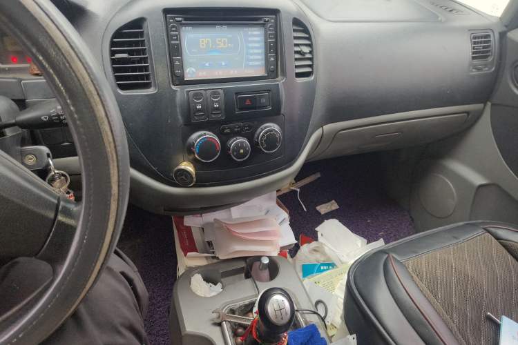 Used FORTHING Lingzhi 2012 Commercial Version 1.6L Special Offer Model Audio And AC Panel