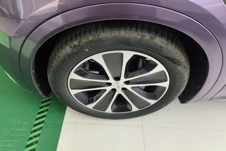 Used Hima Luxeed R7 2024 All-Electric 667 km Max
