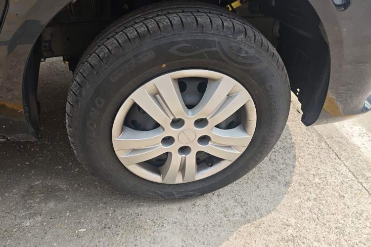 Used FORTHING Lingzhi 2023 M5L 1.6L Base Model 5 Seats Exterior 7