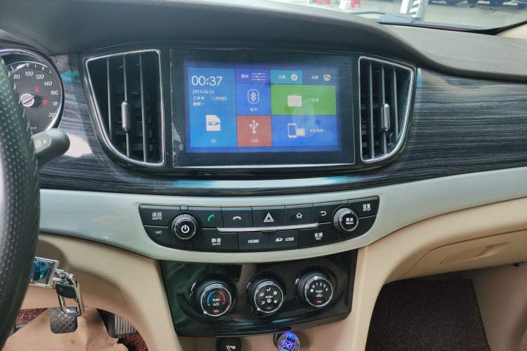 Used Baojun 730 2016 1.5L Manual Comfort Version 7 Seats China V Emission Standard Audio And AC Panel