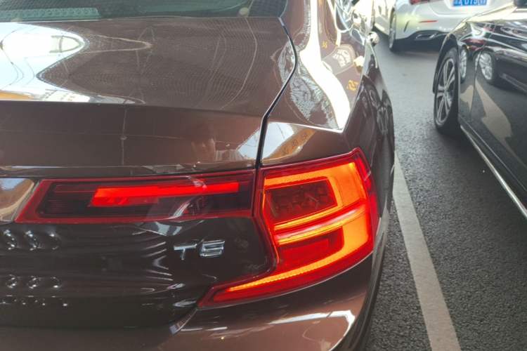 Used Volvo S90 2018 T5 Zhiyuan Edition
