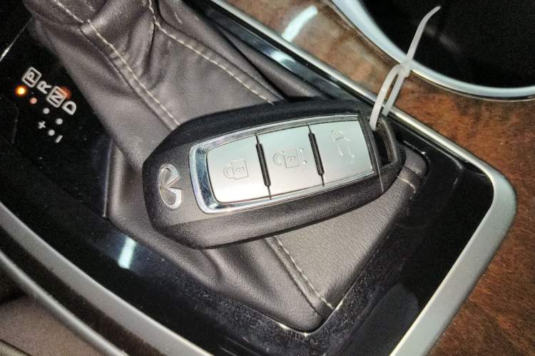 Used Infiniti QX60 2020 2.5 S/C Hybrid Two-Wheel-Drive Excellence Edition
