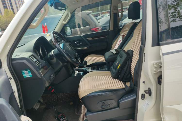 Used Mitsubishi Pajero 2017 V97 3.8L 5-Door GLS Model with Sunroof – Middle East
