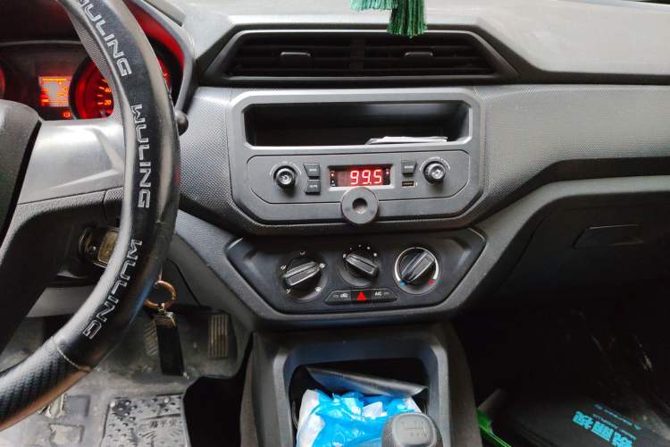 Used Wuling Hongguang 2021 1.5L Revised S Base Version with Electric Power Steering LAR
