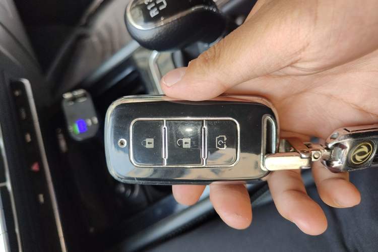 Used Dongfeng Fengon 580 2018 1.5T Manual Luxury Model
