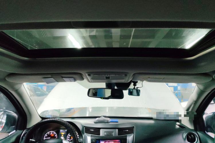 Used Nissan Terra 2018 2.5L Automatic 4x4 Flagship Edition Headliner