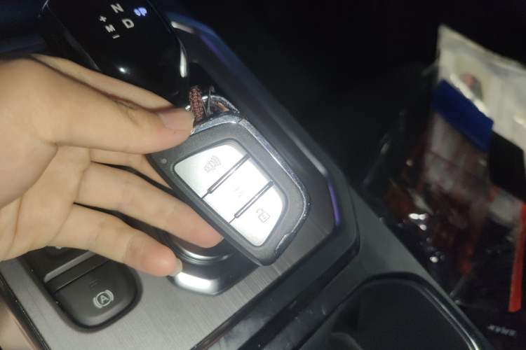 Used JAC Group Hantoo 2023 2.0T Automatic Diesel Two-Wheel-Drive Elite Model with Standard Dual Features