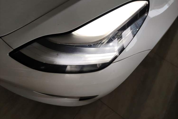Used Tesla Model 3 2019 Long-Range All-Wheel-Drive Version
