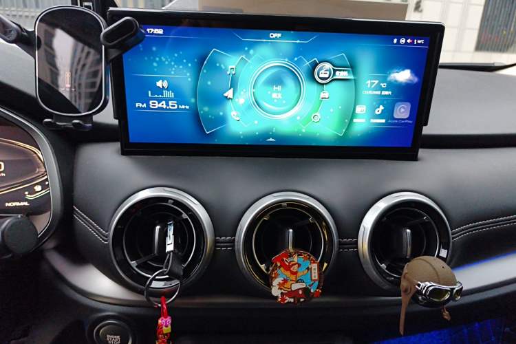 Used Wey VV6 2020 2.0T Two-Wheel Drive Smart Enjoyment+
