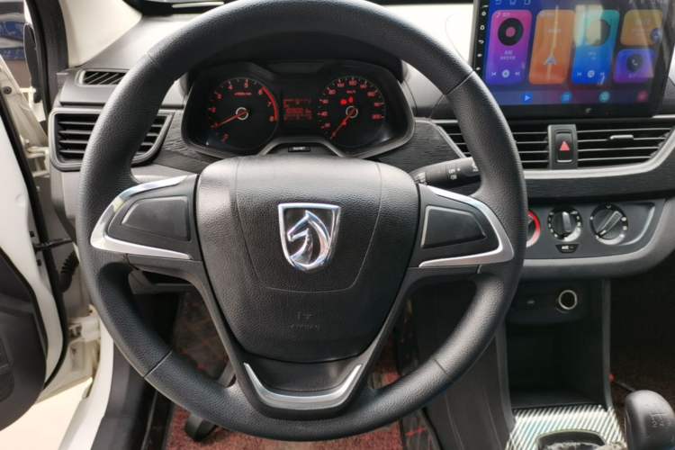 Used Baojun 310 2016 1.2L manual Comfort trim level