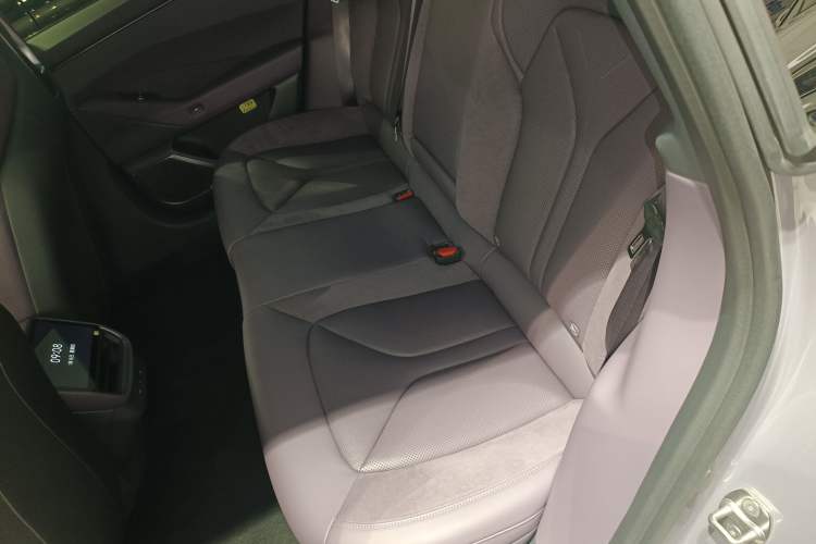 Used XPeng P7 2025 Model—750 All-Wheel-Drive High-Performance Ultra Interior 4