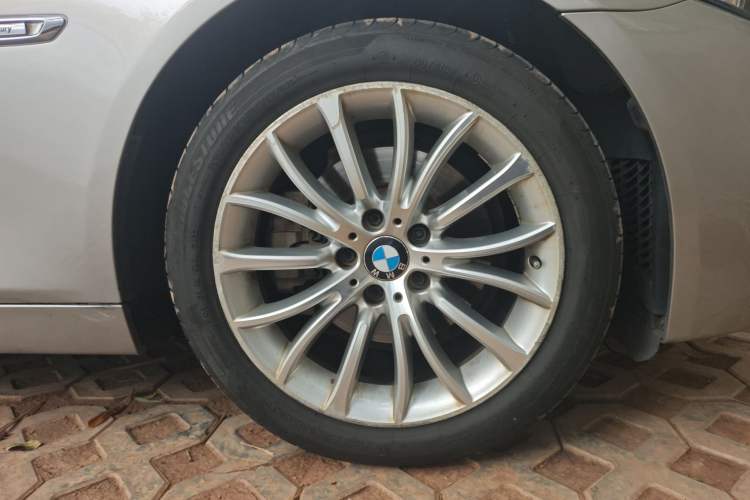 Used BMW 5 Series 2014 525Li Leading Model Right Front Wheel Hub