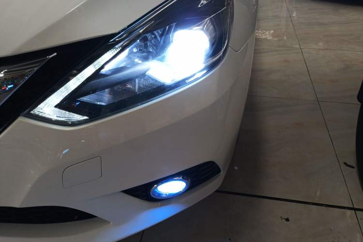 Used Nissan Sylphy 2019 1.6XV CVT Smart Connect Luxury Edition China VI Standard Left Front Headlight