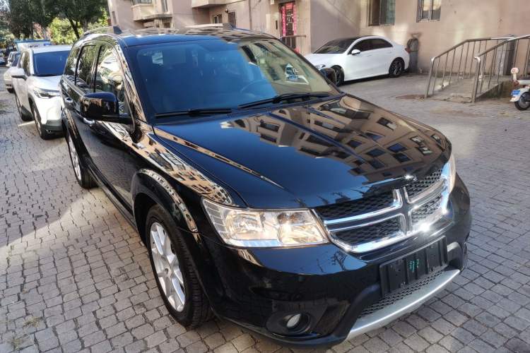 Used Dodge Journey 2013 2.4L Two-Wheel Drive Luxury Version