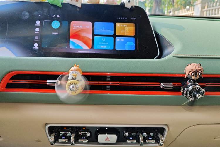 Used ORA Good Cat 2024 401 km Luxury Version Audio And AC Panel