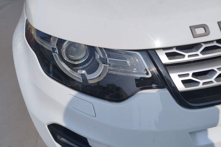 Used Land Rover Discovery Sport 2018 240 PS HSE Version Right Front Headlight