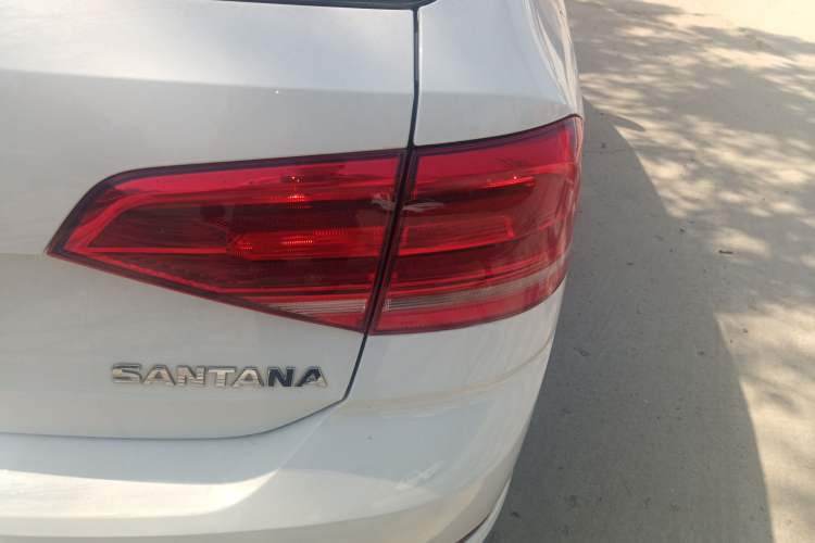 Used Volkswagen Santana 2015 Haval H6 1.6L Automatic Luxury Model Right Rear Taillight