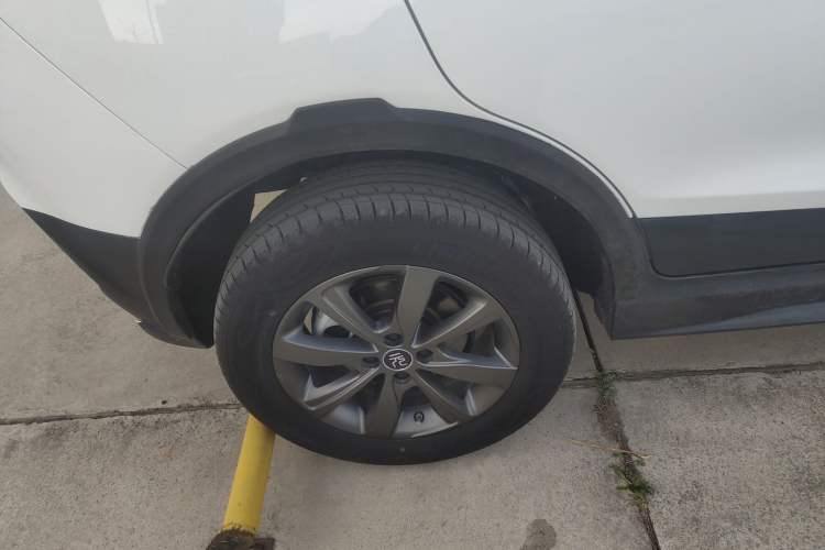 Used BYD Yuan New Energy 2019 EV535 Smart Connect Trendsetting Model Right Rear Wheel Hub