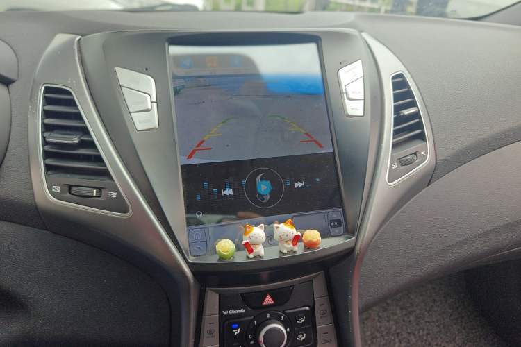 Used Hyundai Elantra (5th Generation / Langdong) 2016 1.6L Automatic Smart Version Audio And AC Panel