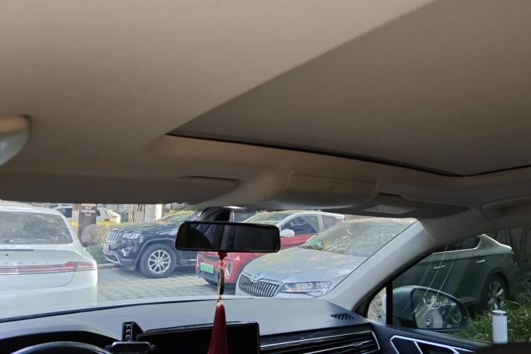 Used Volkswagen Tiguan L 2022 330TSI Automatic Two-Wheel Drive Smart Edition