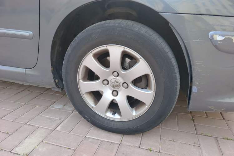 Used Peugeot 307 2010 Hatchback 1.6L Manual Comfort Edition Right Front Wheel Hub