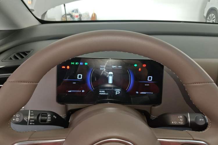 Used Wuling Starlight 730 2025 Model Plug-in Hybrid 125km Luxury Edition