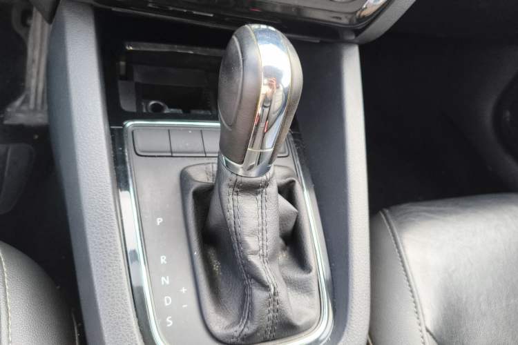 Used Volkswagen Sagitar 2015 230TSI Automatic Comfort Version