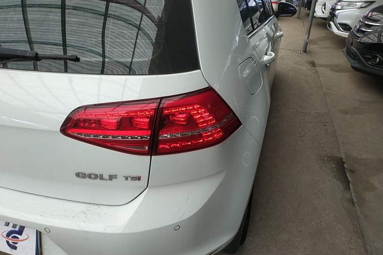 Used Volkswagen Golf 2015 1.4TSI Automatic Luxury Model
