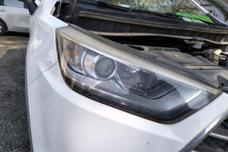 Used JAC Group Refine S3 2014 1.5L Manual Luxury Smart Model Right Front Headlight