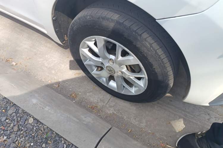 Used Venucia R30 2014 1.2L Manual Enjoyment Edition
