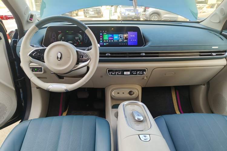 Used ORA Good Cat 2023 401 km Standard Range Prestige Version Lithium Iron Phosphate
