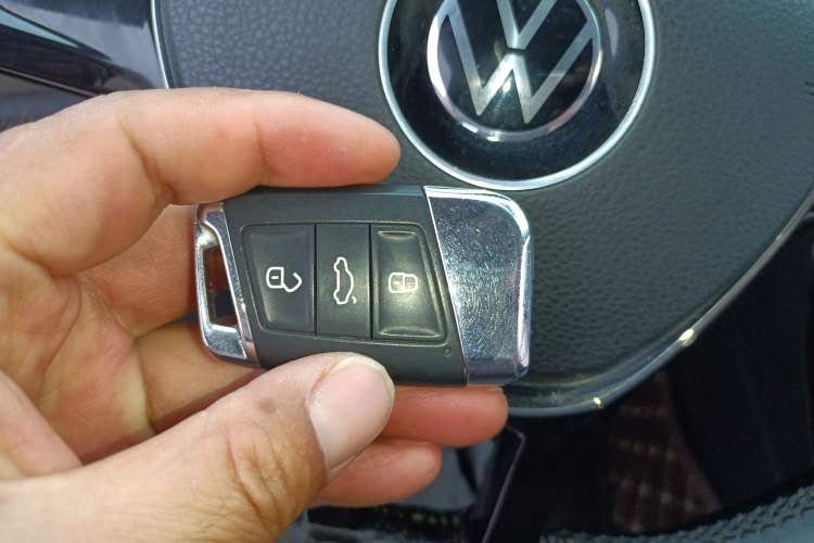 Used Volkswagen Passat 2021 280TSI Business Edition Vehicle Key