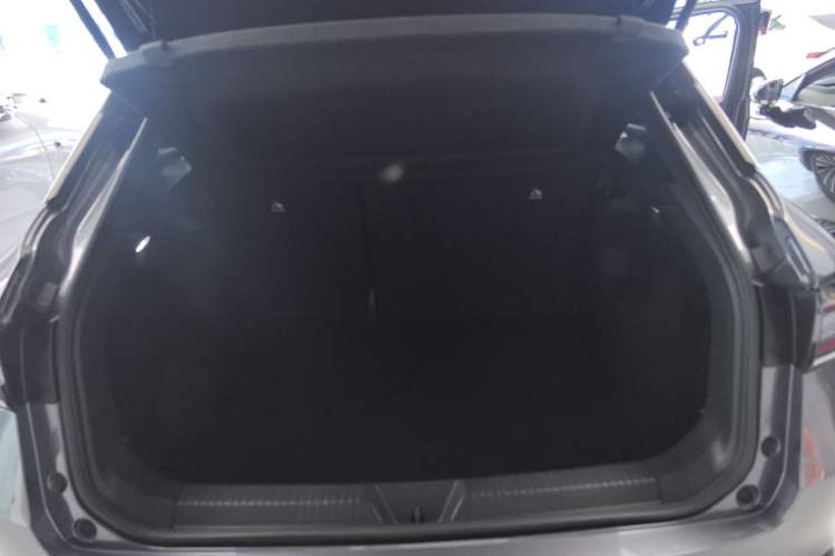 Used Volkswagen ID.4 X 2022 Pure Long-Range Version Trunk