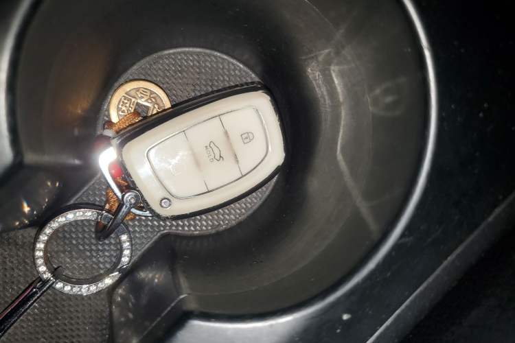 Used Hyundai ix35 2013 2.0L Automatic Two-Wheel Drive Smart GLS China IV Standard Vehicle Key