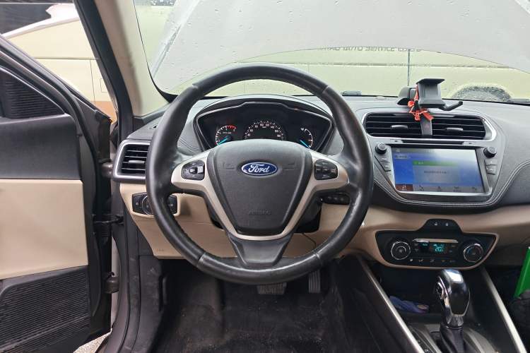 Used Ford Escort 2015 1.5L Automatic Fashion Model
