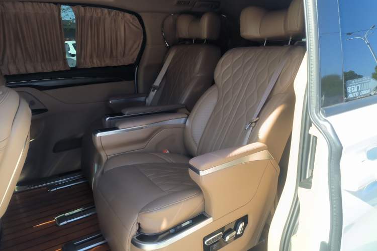 Used Buick GL8 2021 ES Land Cruiser 653T Luxury Edition Left Rear Seat