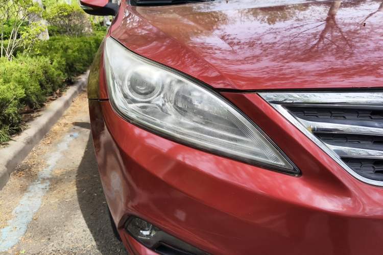 Used CHANGAN Eado 2015 1.6L Manual Luxury Model China IV Standard Right Front Headlight