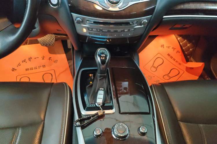 Used Infiniti QX60 2016 2.5 S/C Hybrid Two-Wheel-Drive Excellence Edition China V Standard