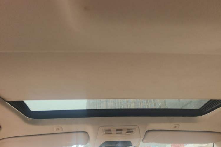 Used BMW 5 Series 2013 525Li Luxury Model
