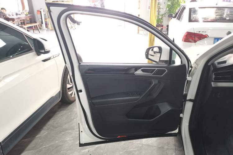 Used Volkswagen Tiguan L 2022 330TSI Automatic Two-Wheel Drive Comfort Edition
